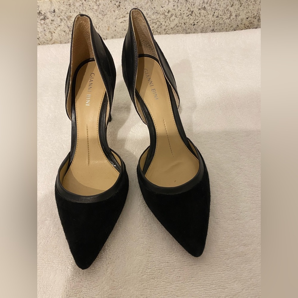 WORN ONCE GIANNI BINI BLACK SUEDE HEELS SZ 8. Style LENON